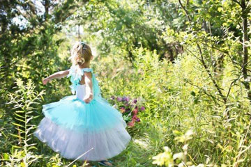 女生芮字结尾的名字